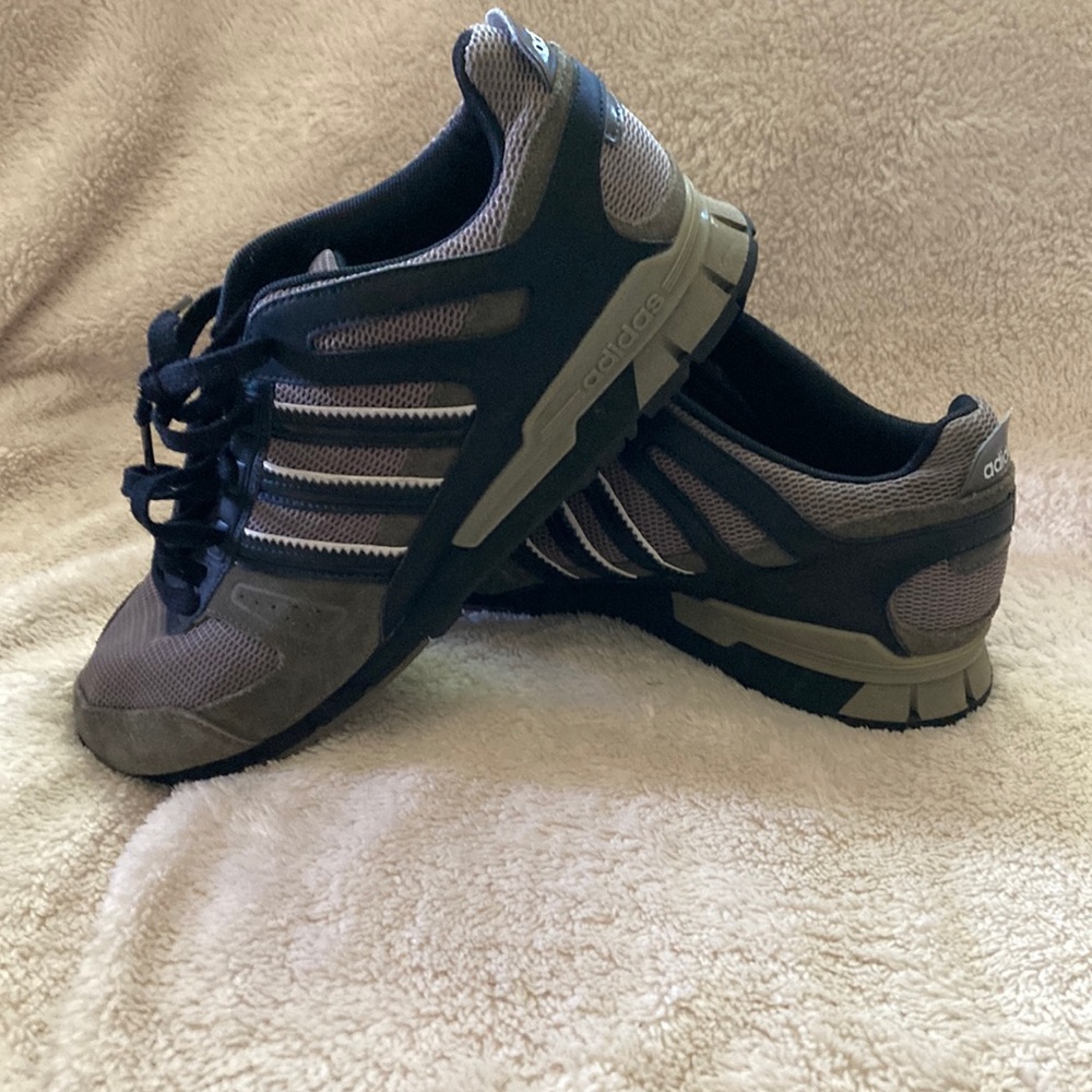 Adidas Sneakers